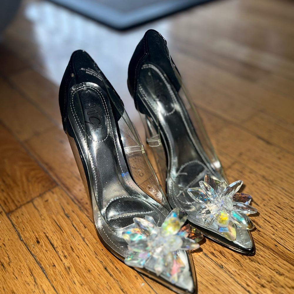 Elegant Black Women's Shoes with Crystal Embellishments